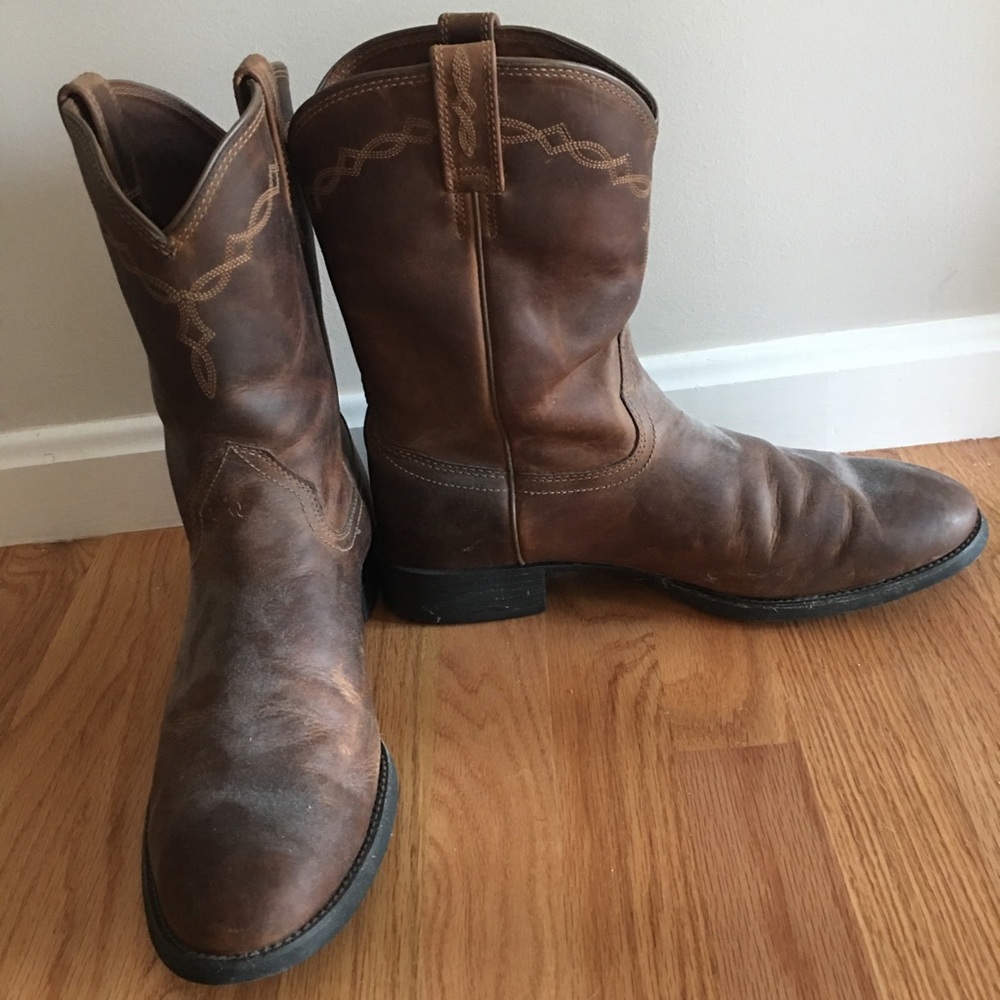 Ariat Men’s cowboy boots- never worn!